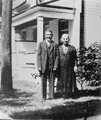 Isadore Black’s grandparents, David and Fayge (Fanny) Florence, ca. 1939