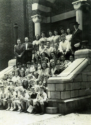 Hebrew School group on the steps of the shul, ca. 1942