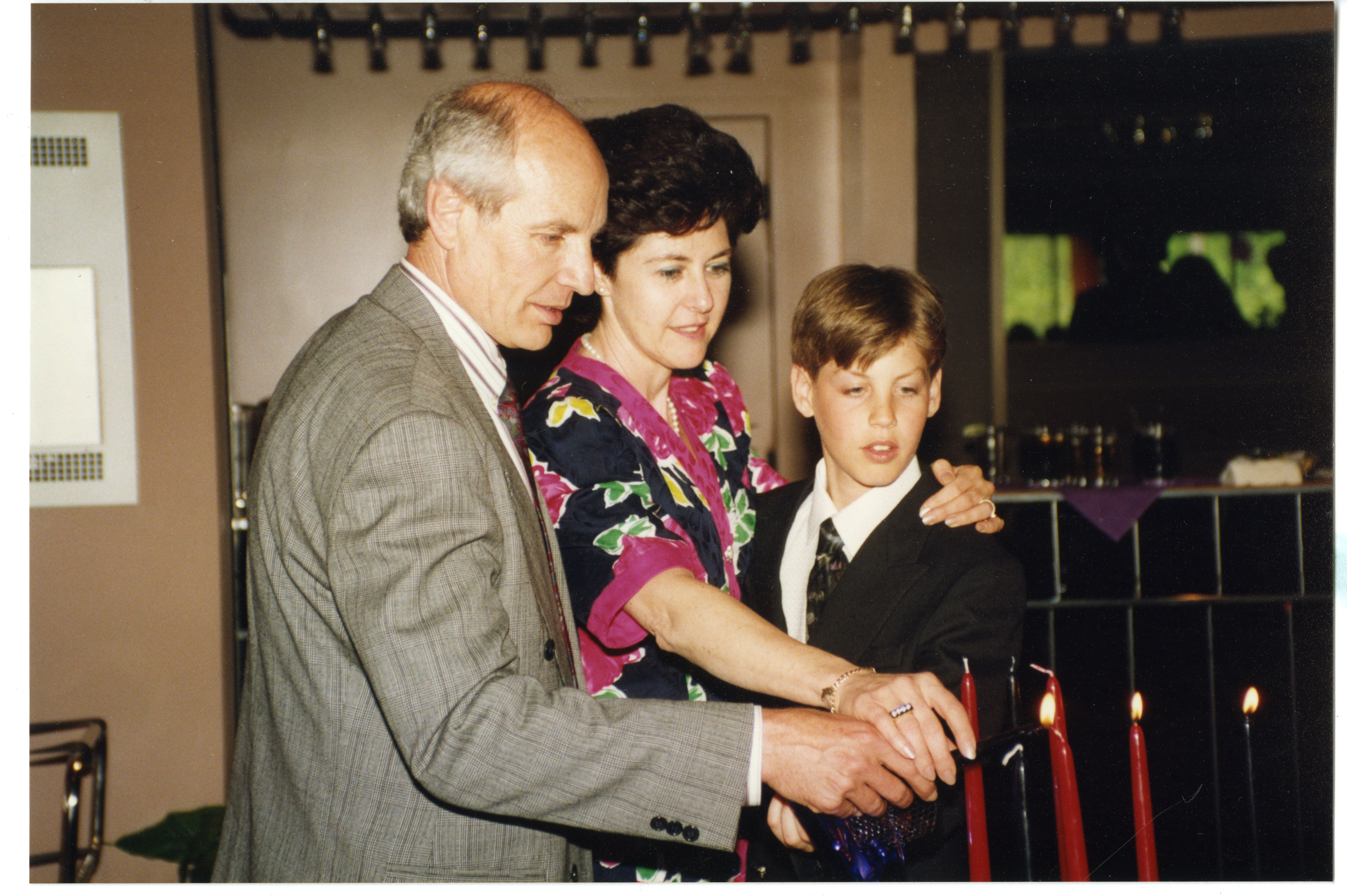 Candle lighting at Jeremy David Cohen’s Bar Mitzvah, 1992. Ontario Jewish Archives, accession 2015-3-8.